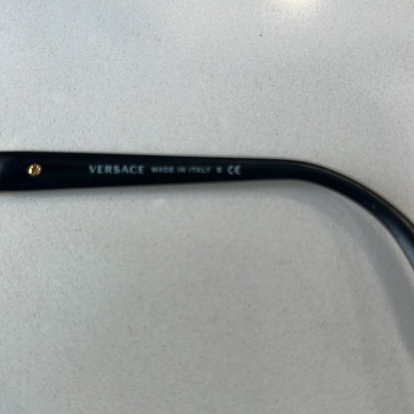 Versace glasses pre owned! Authentic comes with case - Picture 3 of 5